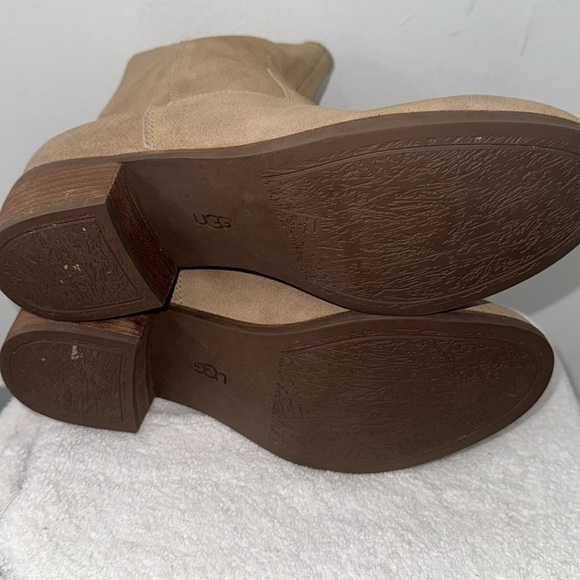 SOLD 🥰UGG RIONI Suede Tan Boots Size 10 - Picture 8 of 8